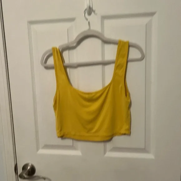 SHEIN Yellow Sleeveless Cropped Tank Top - Picture 2 of 2